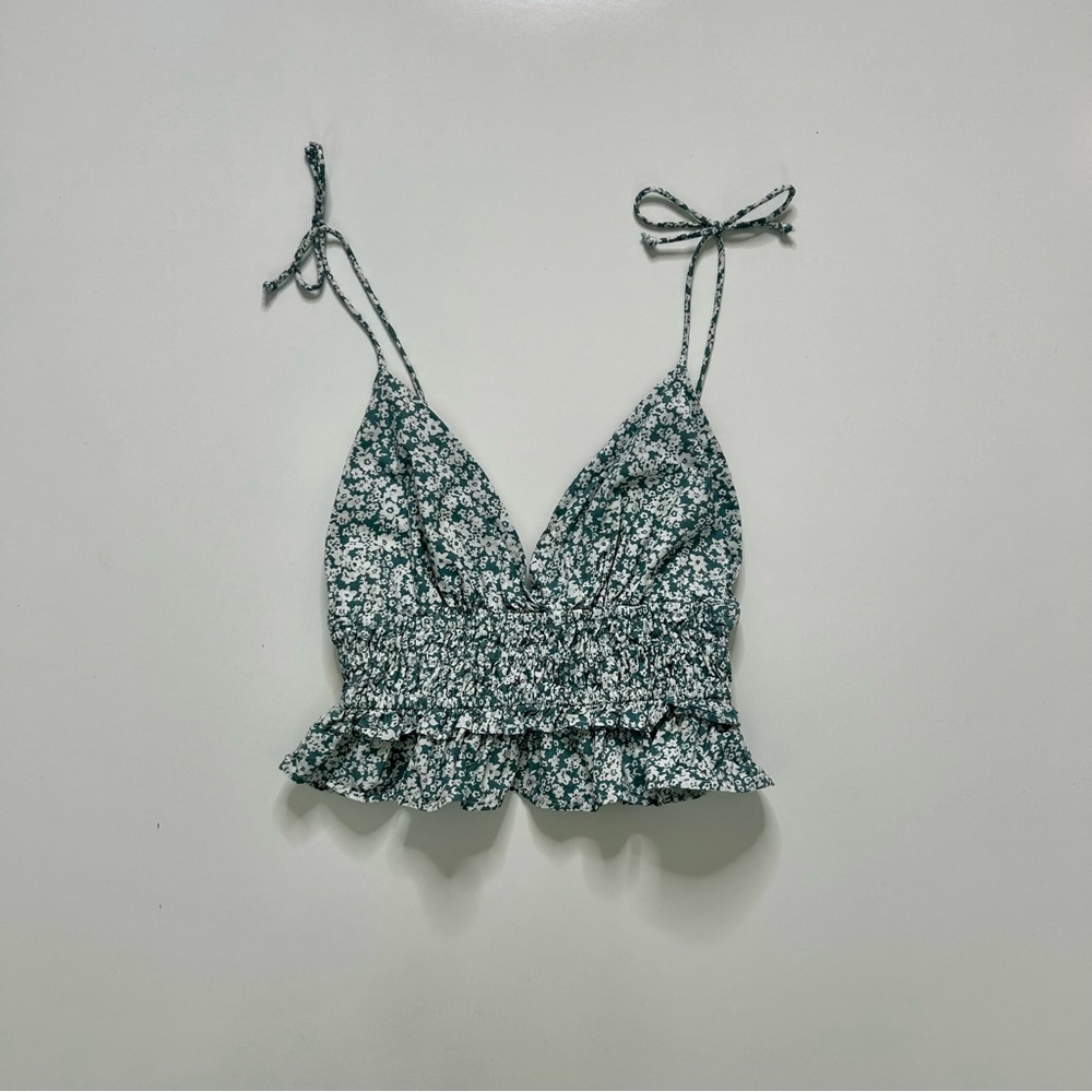 Sim & Sam Ruffled Spaghetti Strap Floral V Neck Crop Top Size Medium 100% Cotton